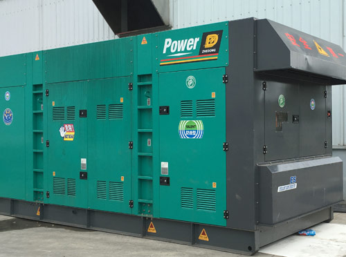 西城升级发电机组的过程中需要注意哪些安全事项？