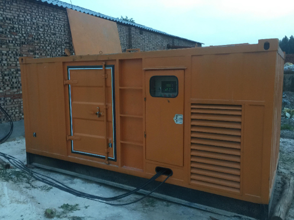 西城发电机组长期使用中，电缆线的敷设路径有哪些要求？